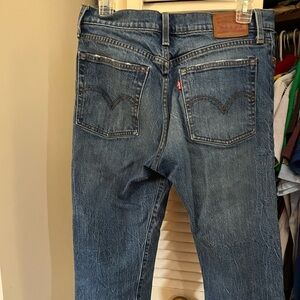 listing-status-banner